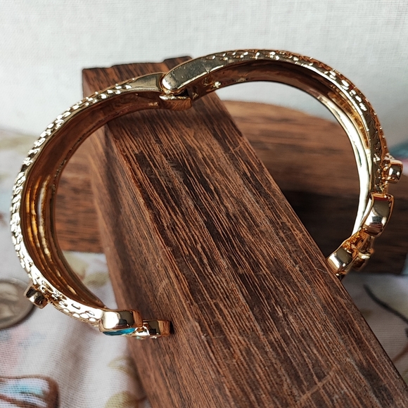 Gold Tone NEW Clamper Bracelet Multi Gemstone Open Back Topaz Citrine Purple - Picture 12 of 12